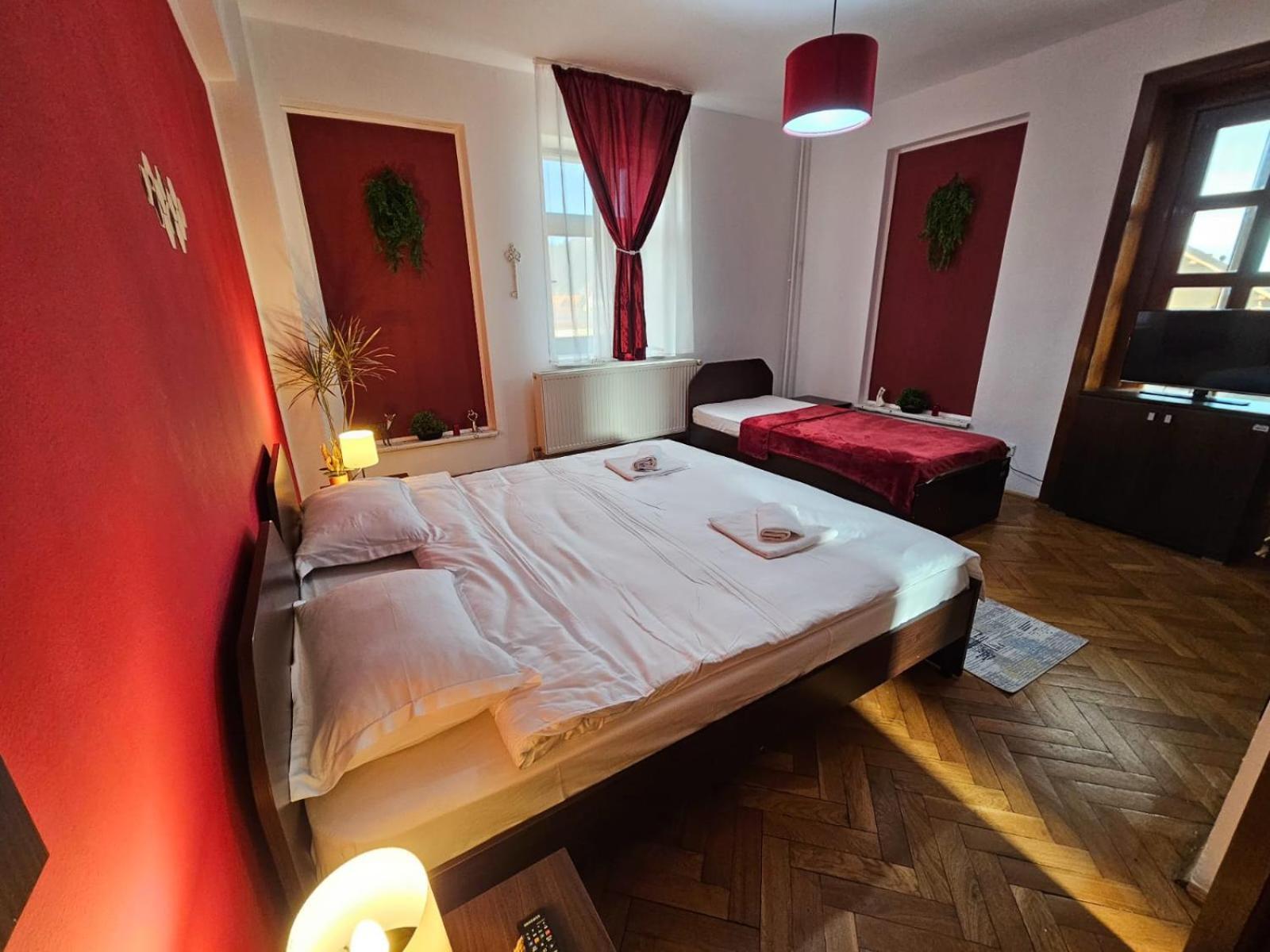 Apartment Zarnesti City Centre Vmp Free Parking Exteriör bild