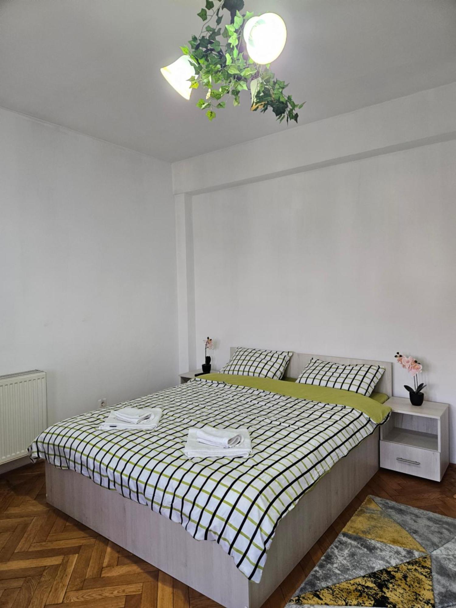 Apartment Zarnesti City Centre Vmp Free Parking Exteriör bild
