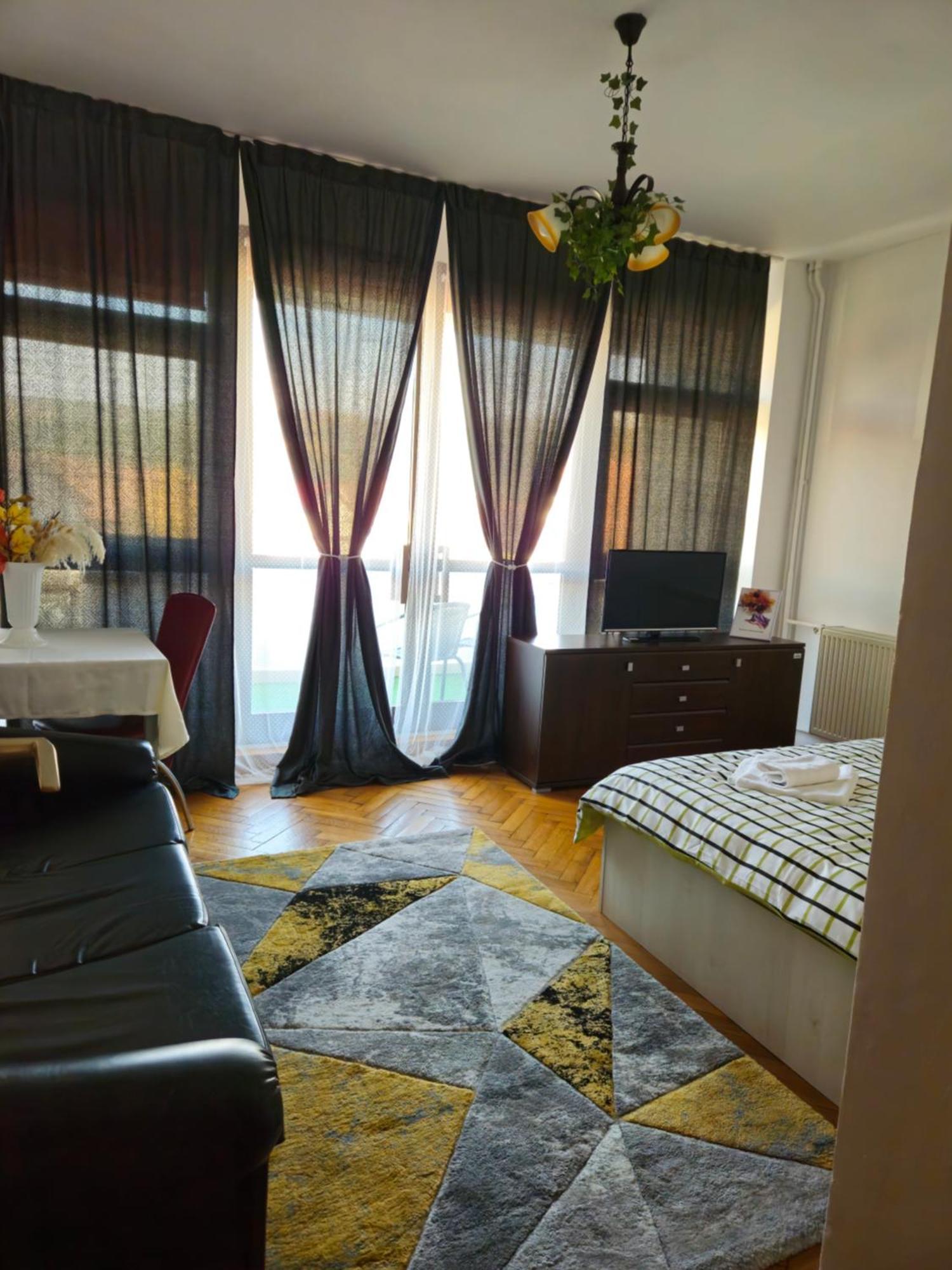Apartment Zarnesti City Centre Vmp Free Parking Exteriör bild