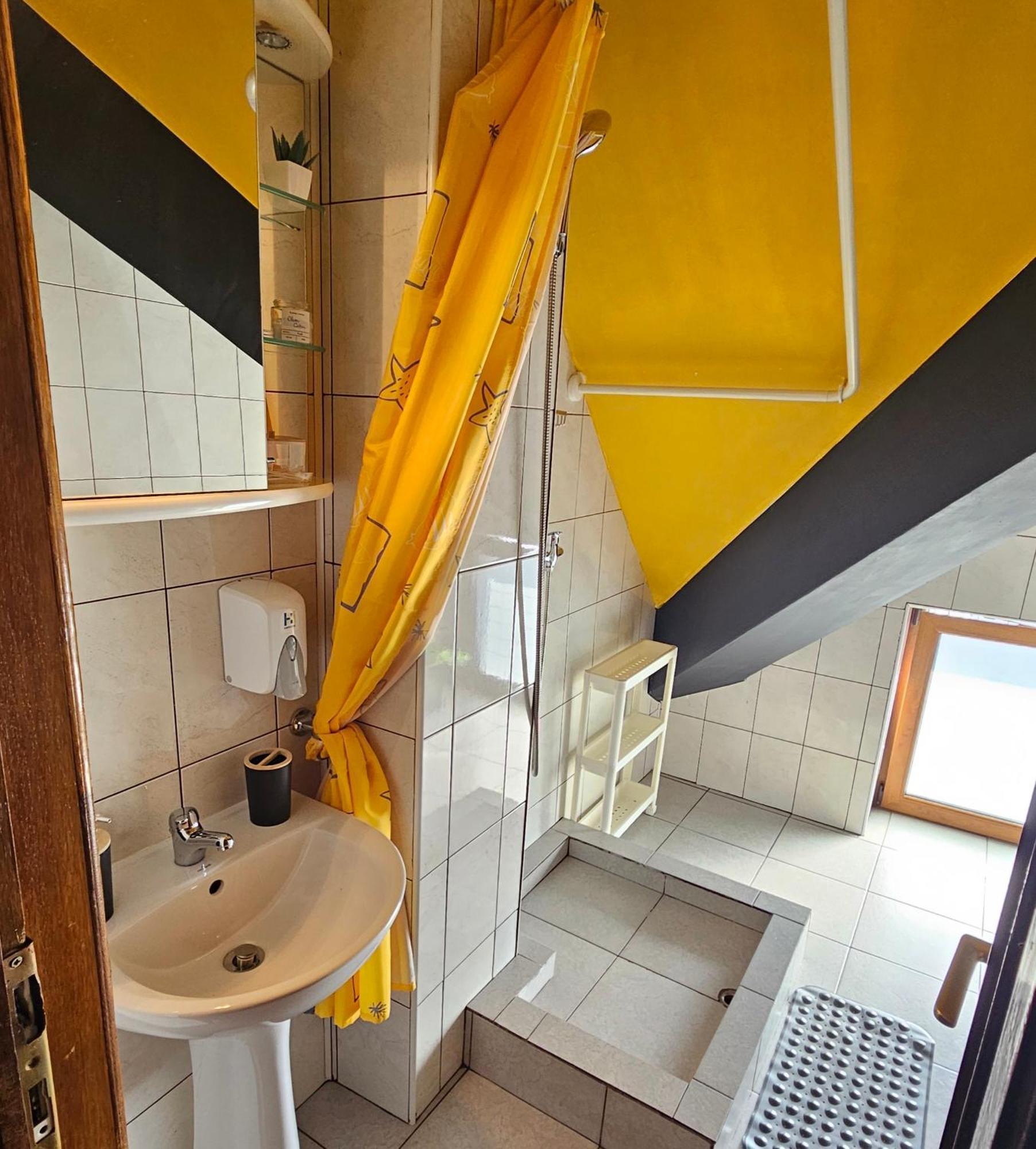 Apartment Zarnesti City Centre Vmp Free Parking Rum bild