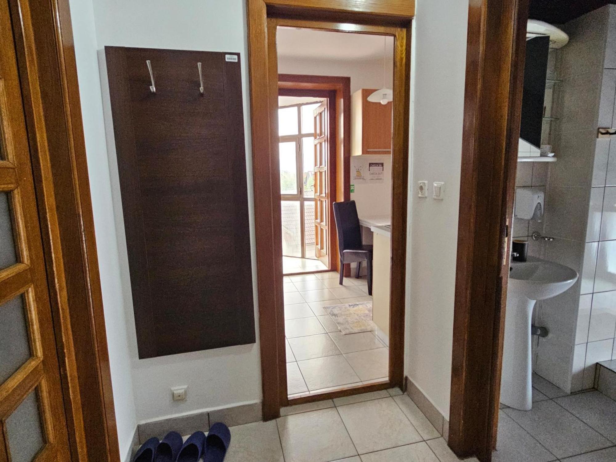 Apartment Zarnesti City Centre Vmp Free Parking Exteriör bild